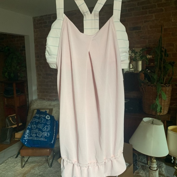 Lululemon built-in-bra racerback tank - Picture 3 of 9